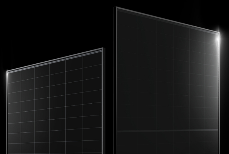 Aiko 440w All Black Solar Panel.jpg
